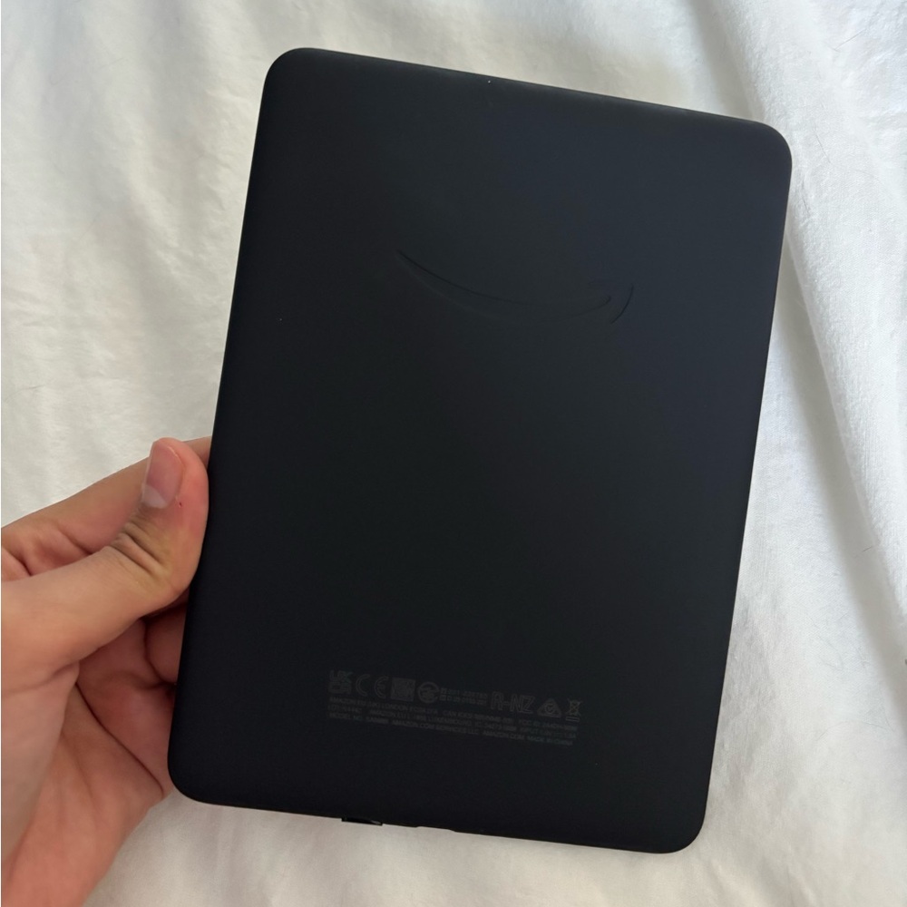 Kindle paper white 16GB (charger+box included)